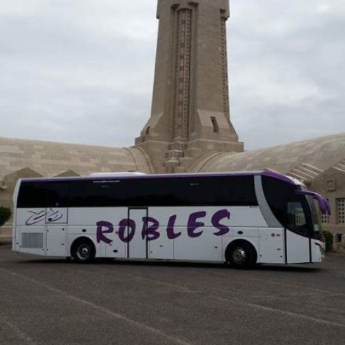 Autobús en el parking de Osario de Douaumont