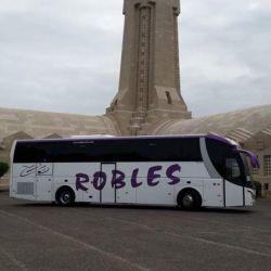 Autobús en el parking de Osario de Douaumont