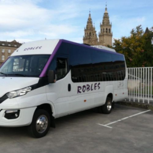 Imagen de uno de nuestros minubuses aparcado